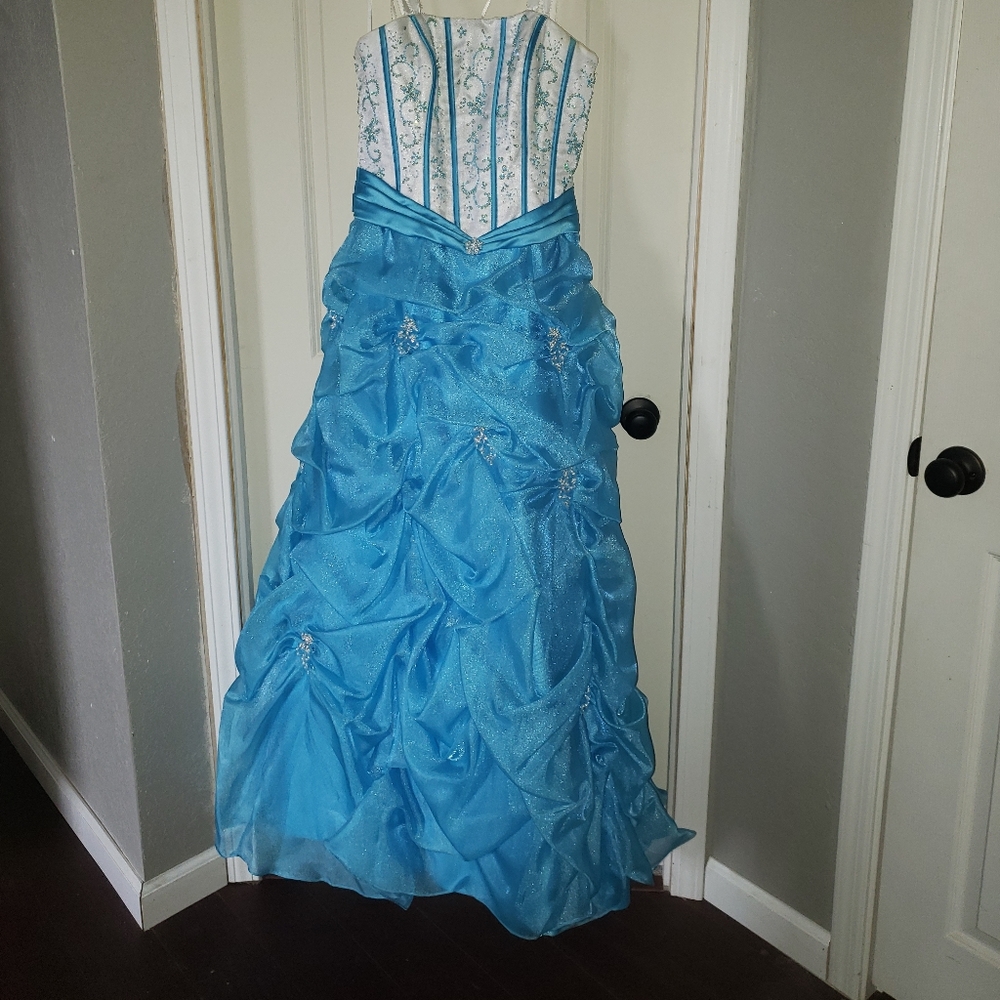 Formal ball gown